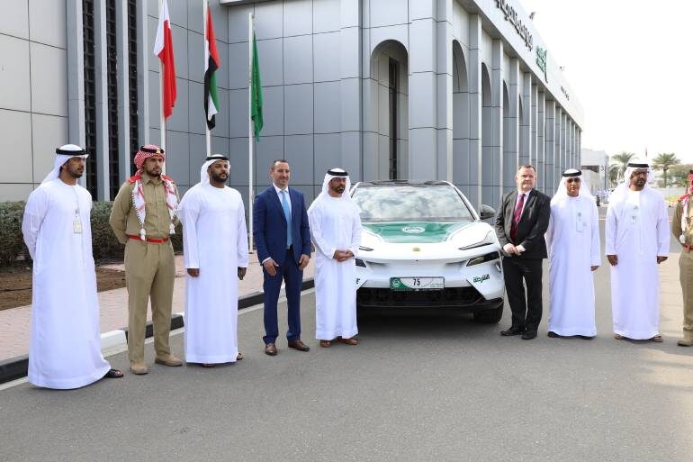 Touristenpolizei Dubai kauft elektrischen Lotus