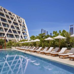 Das Edition Abu Dhabi Hotel bietet ein perfektes Reiseziel für die Sommersaison