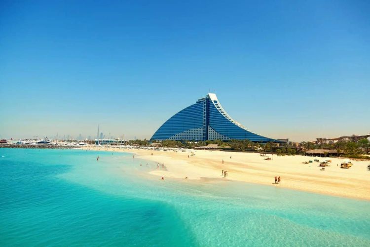 نبذة عن شاطئ جميرا العام