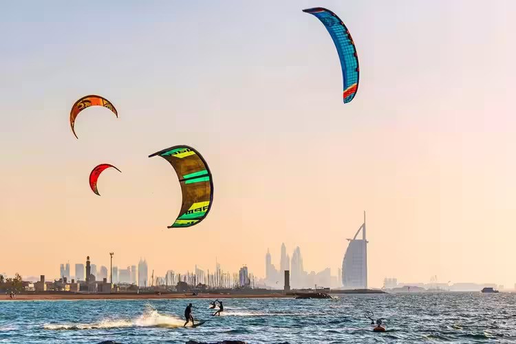 كايت بيتش - افضل شاطئ في دبي للعوائل