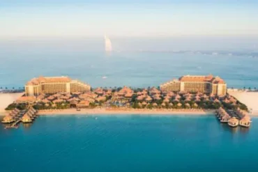 منتجعات دبي على البحر
