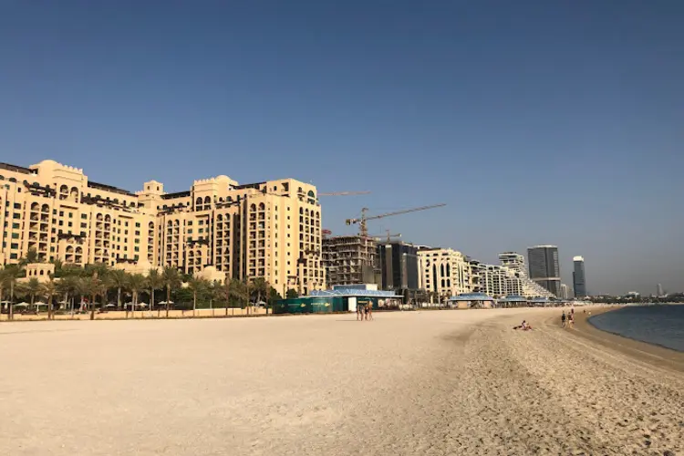 نبذة عن شاطئ بالم ويست بيتش